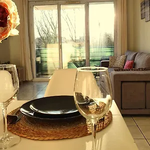 Belle Vue Proche Des Commodités Avec Piscine Résidentielle Appartement